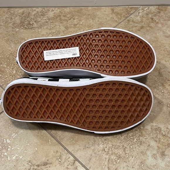 Vans - Picture 3 of 4